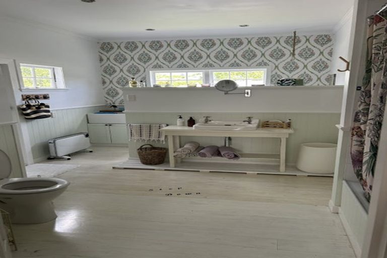 Photo of property in 47 Roland Road, Greenhithe, Auckland, 0632