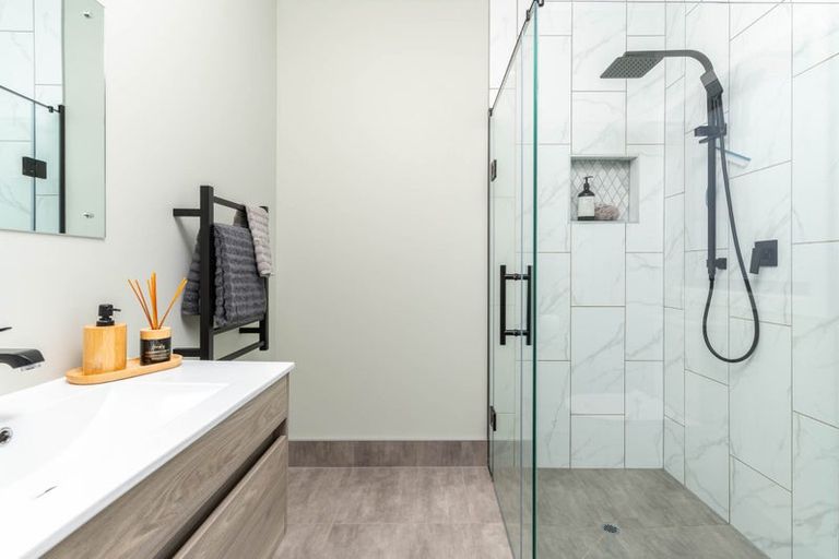 Photo of property in 28 Queen Charlotte Drive, Aotea, Porirua, 5024