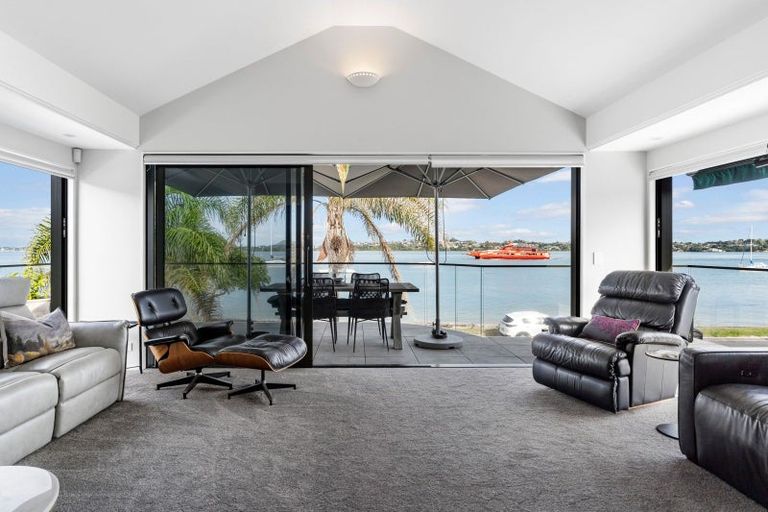 Photo of property in 14 The Parade, Bucklands Beach, Auckland, 2012
