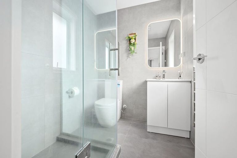 Photo of property in 1/7 Tudor Crescent, Chedworth, Hamilton, 3210