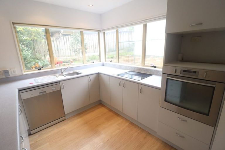 Photo of property in 8 Bushlands Park Drive, Albany, Auckland, 0632