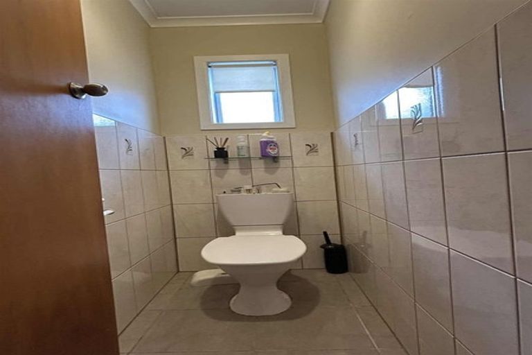 Photo of property in 58 Taikata Road, Te Atatu Peninsula, Auckland, 0610