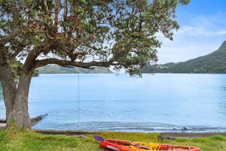 Photo of property in 3 Foster Avenue, Huia, Auckland, 0604