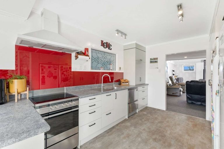 Photo of property in 6324 South Road, Pungarehu, Opunake, 4685