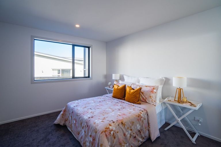 Photo of property in 92 Kotare Street, Waikanae, 5036