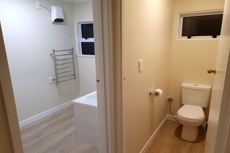 Photo of property in 2/19 Milton Road, Orewa, 0931