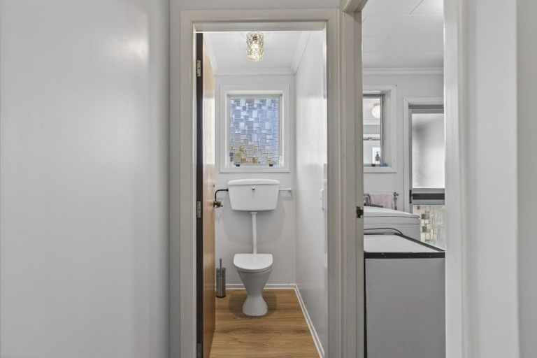 Photo of property in 20 Nikau Street, Inglewood, 4330