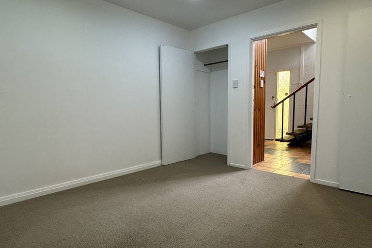 Photo of property in 16 Cheval Drive, Totara Vale, Auckland, 0629