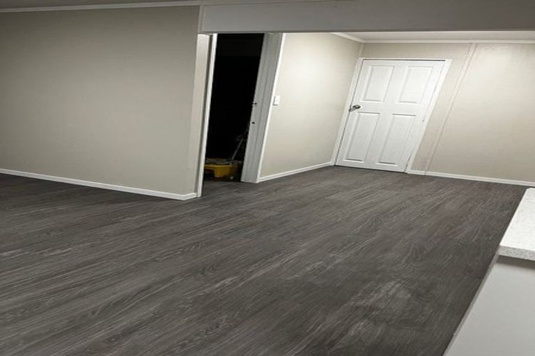 Photo of property in 280 Great North Road, Henderson, Auckland, 0612