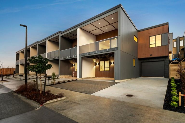 Photo of property in 55 Puihi Crescent, Massey, 0614