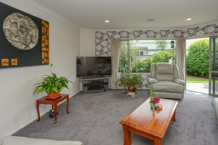 Photo of property in 12 Flemington Place, Taradale, Napier, 4112