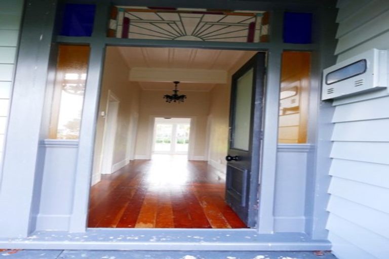 Photo of property in 44 Lynwood Road, New Lynn, Auckland, 0600