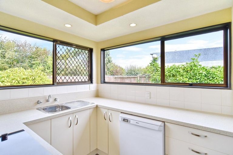 Photo of property in 39 Marlene Street, Casebrook, Christchurch, 8051