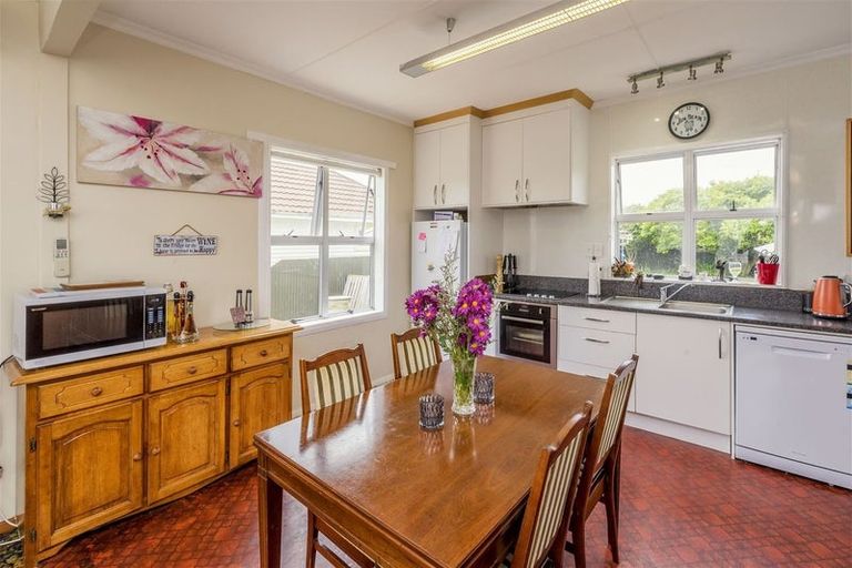 Photo of property in 22 George Street, Levin, 5510
