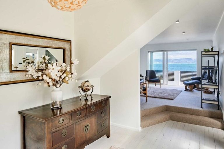 Photo of property in 147 Marine Parade, Eastbourne, Lower Hutt, 5013