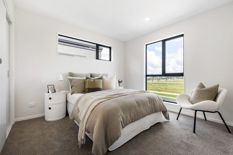 Photo of property in 33 Hampshire Lane, Karaka, 2580