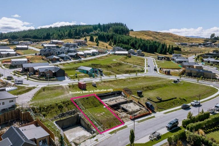 Photo of property in 84 Kirimoko Crescent, Wanaka, 9305