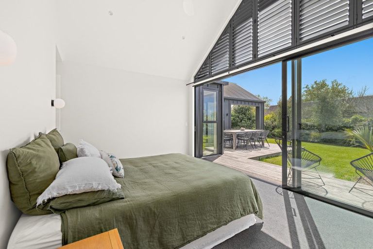 Photo of property in 75 Sandpiper Avenue, Point Wells, 0986