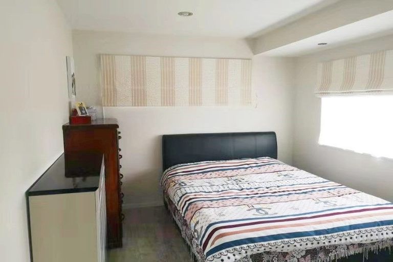 Photo of property in 114a Lake Road, Northcote, Auckland, 0627