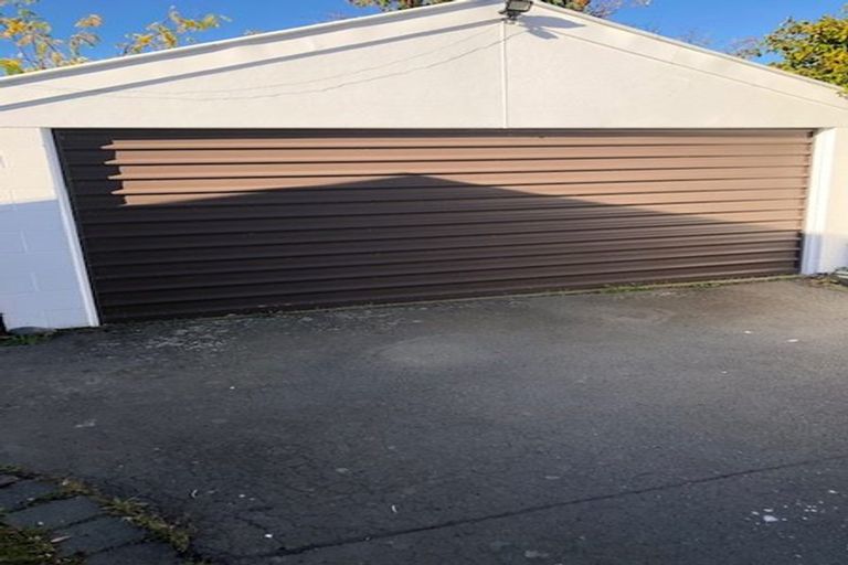 Photo of property in 22 Searells Road, Strowan, Christchurch, 8052