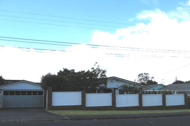 Photo of property in 1/94 East Coast Road, Milford, Auckland, 0620