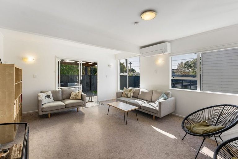 Photo of property in 30 Rangihiroa Street, Waikanae Beach, Waikanae, 5036