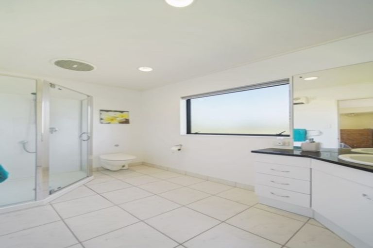 Photo of property in 93a Botany Road, Botany Downs, Auckland, 2010