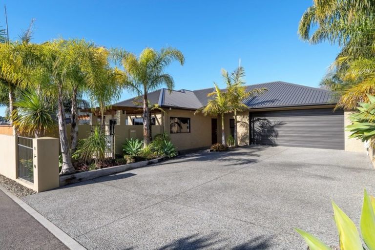 Photo of property in 11 Glenpark Crescent, Bethlehem, Tauranga, 3110