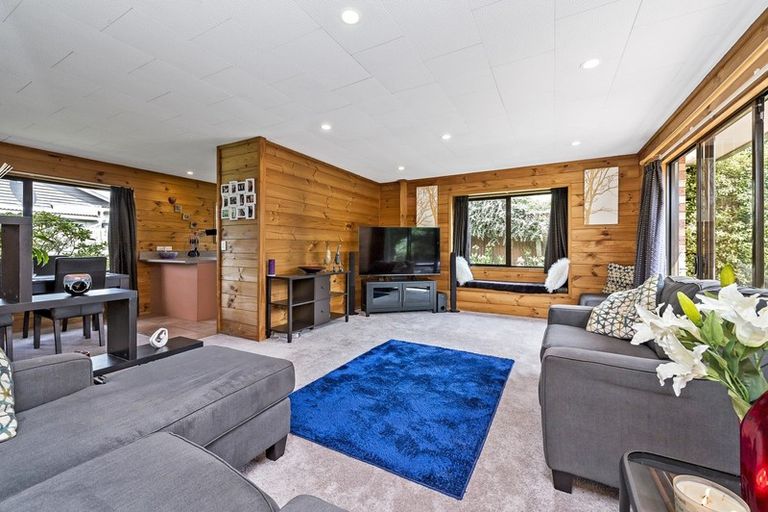Photo of property in 98 Springs Road, Hornby, Christchurch, 8042