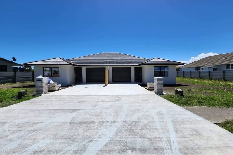 Photo of property in 6 Cross Street, Castlecliff, Wanganui, 4501