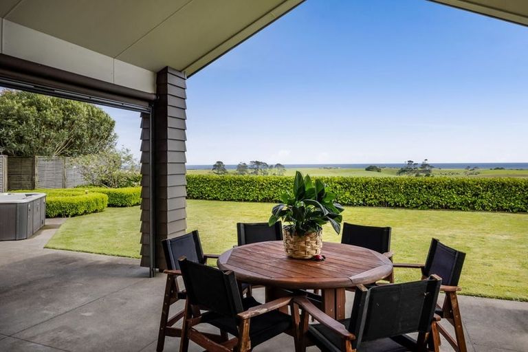 Photo of property in 253 Lwr Pitone Road, Pitone, New Plymouth, 4374