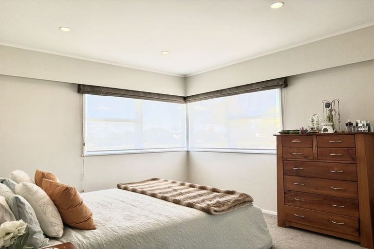 Photo of property in 31 School Road, Te Atatu South, Auckland, 0610