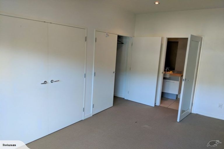 Photo of property in 31 Tiketike Way, Brooklyn, Wellington, 6021