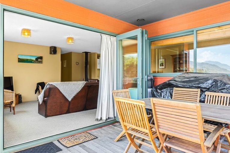 Photo of property in 209 Middle Road, Pigeon Bay, 7583