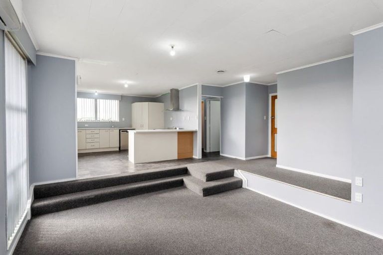 Photo of property in 14 Grenville Street, Levin, 5510
