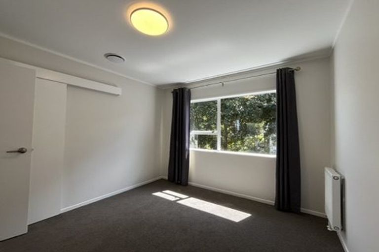 Photo of property in 25 Geoffrey Road, Torbay, Auckland, 0630
