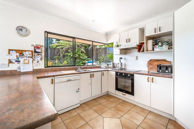 Photo of property in 24 Makiri Street, Helensville, 0800