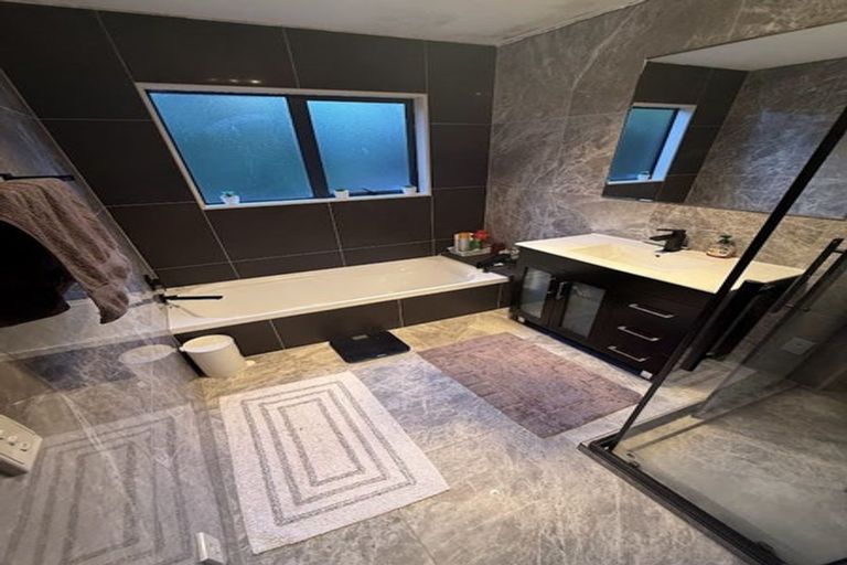 Photo of property in 12a Riverstone Drive, Riverstone Terraces, Upper Hutt, 5018