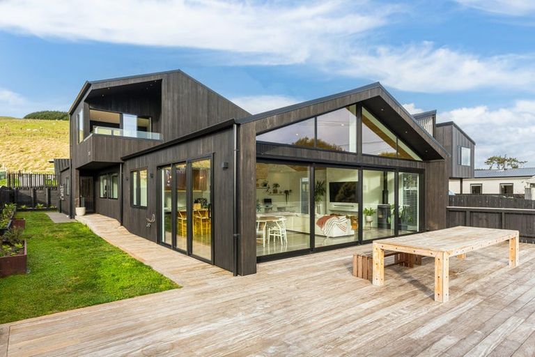 Photo of property in 58 Muri Road, Pukerua Bay, 5026