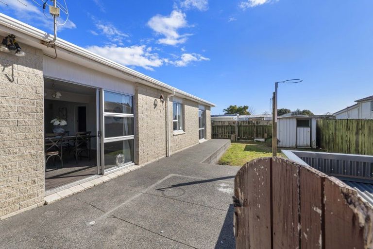 Photo of property in 94 Omata Road, Marfell, New Plymouth, 4310
