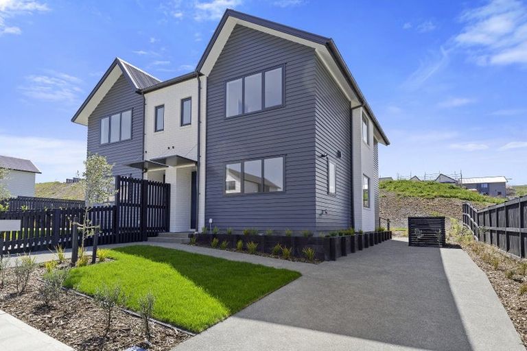 Photo of property in 39 Turtleback Avenue, Whitby, 5024