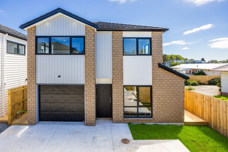 Photo of property in 16e Friesian Drive, Mangere, Auckland, 2022