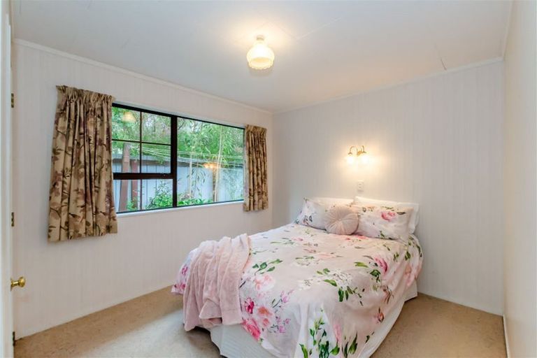 Photo of property in 56a Rewarewa Crescent, Waikanae, 5036