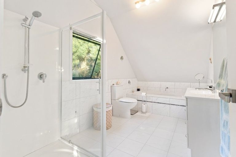 Photo of property in 254 Rimmer Road, Helensville, 0875