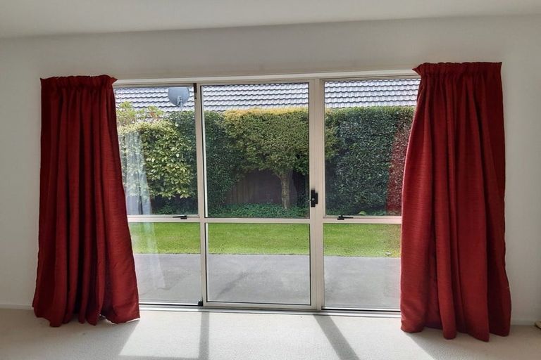 Photo of property in 27 Staveley Street, Avonhead, Christchurch, 8042