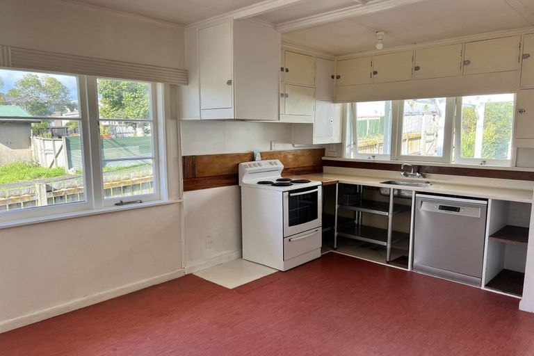 Photo of property in 45 Brandon Road, Glen Eden, Auckland, 0602