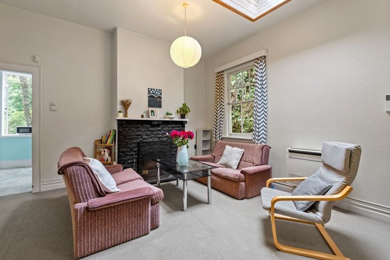 Photo of property in 8 Northland Road, Northland, Wellington, 6012