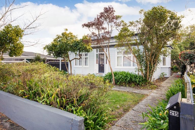 Photo of property in 215 College Street, West End, Palmerston North, 4412