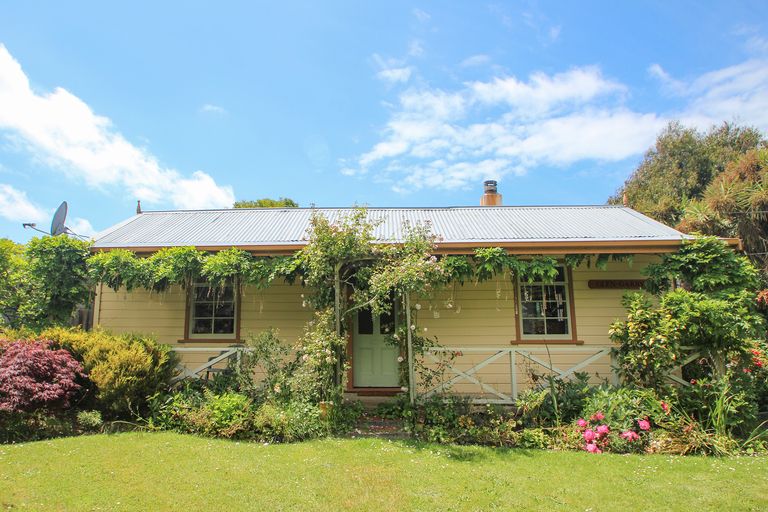 Photo of property in 22 High Street, Kakanui, Oamaru, 9495