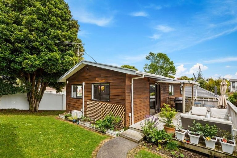 Photo of property in 80 Kervil Avenue, Te Atatu Peninsula, Auckland, 0610